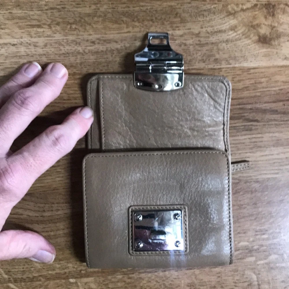 Michael Kors Jet Set Turnlock Tan Compact Wallet